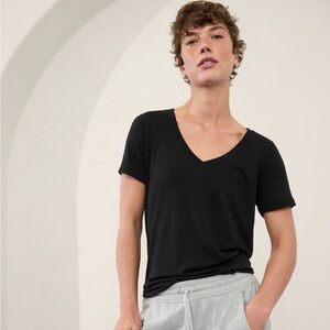 Athleta Breezy Scoop Tee